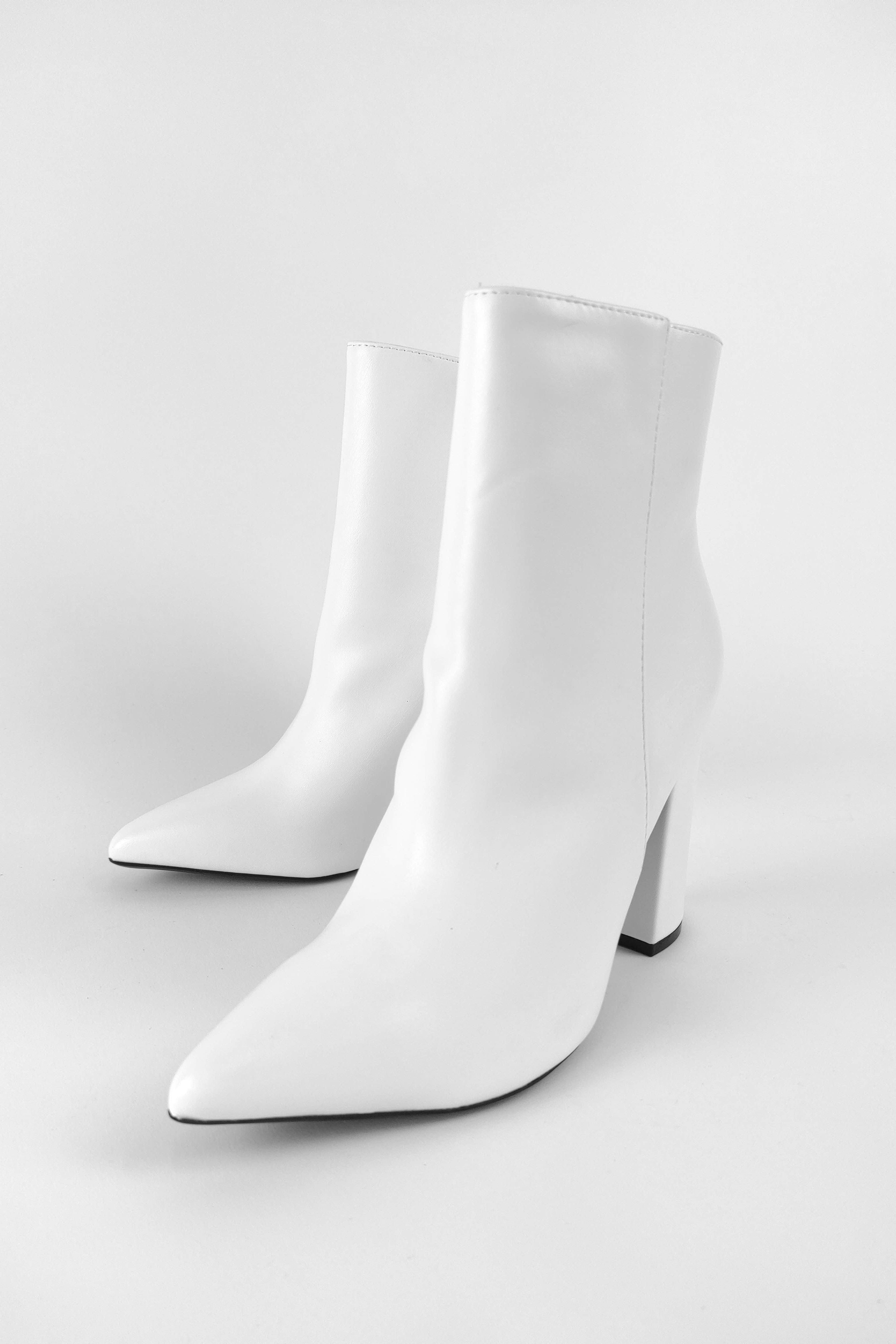 STIVALETTO CLASSICO